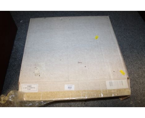 A BOXED VINTAGE COMMODORE 64 PERSONAL COMPUTER 