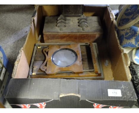 A QUANTITY OF CAMERA EQUIPMENT AND ACCESSORIES TO INCLUDE AN ANTIQUE MAHOGANY VIEWER ? BOXED MAGNON SD-512XL SOUND CAMERA ETC