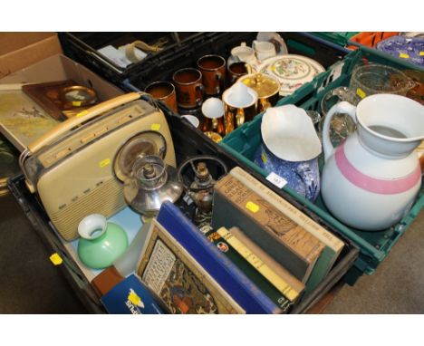 FOUR TRAYS OF ASSORTED CERAMICS AND COLLECTABLES TO INCLUDE A CUT GLASS JUG, VINTAGE RADIO, BOOKS ETC. (PLASTIC TRAYS NOT INC