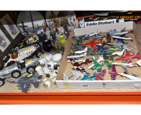A QUANTITY OF UNBOXED AND ASSORTED DIECAST AND PLASTIC AIRCRAFT MODELS, play worn condition Matchbox etc., unboxed 1/18 Bbura