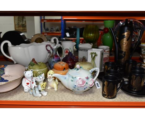 A GROUP OF CERAMICS, to include a Royal Doulton by Franz Porcelain Pink Rose pattern teapot FZ00648, a fourteen piece Portmei