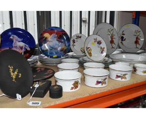 A GROUP OF CERAMICS, comprising Royal Worcester Evesham and Evesham Vale dinnerware, Evesham comprising two flan dishes, larg