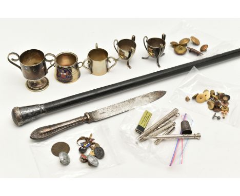 A BOX OF ASSORTED ITEMS, to include a silver thimble, hallmarked 'James Fenton' Birmingham 1900, approximate gross weight 4.3