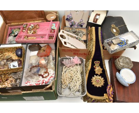 A BOX OF ASSORTED COSTUME JEWELLERY, BOXES AND OTHER ITEMS, to include a carved wooden jewellery box, with costume jewellery,