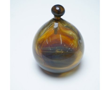 A striking art glass perfume bottle by renowned glass artist Roland Jahn, signed R. Jahn '70 on the base. This beautifully cr