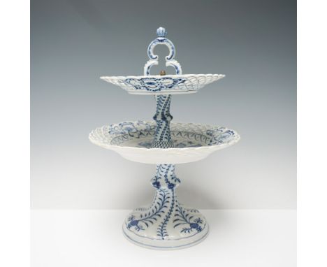 A fine Carl Teichert porcelain two-tier serving stand in the Blue Onion pattern. Produced in the late 19th to early 20th cent