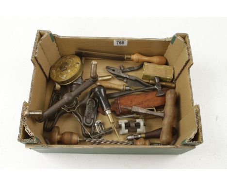 A Rain King garden sprinkler by COOPER STEWART London and quantity of other tools G 
