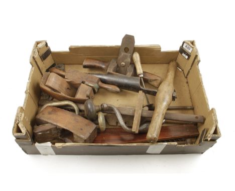 A box of tools G 