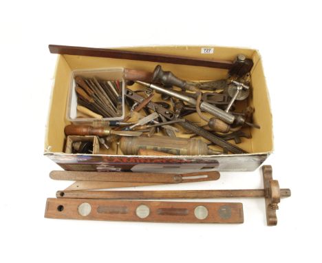 A box of tools G 
