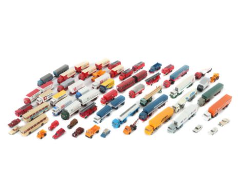 54 ModellautosWiking, M 1:87, mit 8 PKW's (mit 2x Praline, 1x Brekina), 2 Krankentransporter, 3 Busse, 8 Feuerwehr-Fahrzeugen