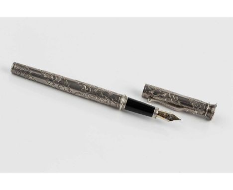 A Yard-o-Led limited edition silver 'Imperial Dragon' fountain pen, no. 887/1000, 14cm long, in original fitted boxBox lacks 