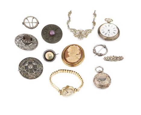 A 9ct gold lady's Avia wristwatch, on plated bracelet strap, and a small quantity of assorted costume jewellery to include a 