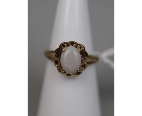 9ct gold opal set ring - Size: K 