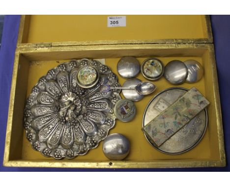 Folding box depicting Royalty and figures on horseback, containing assorted white metal trinket boxes and covers, cased Conwa