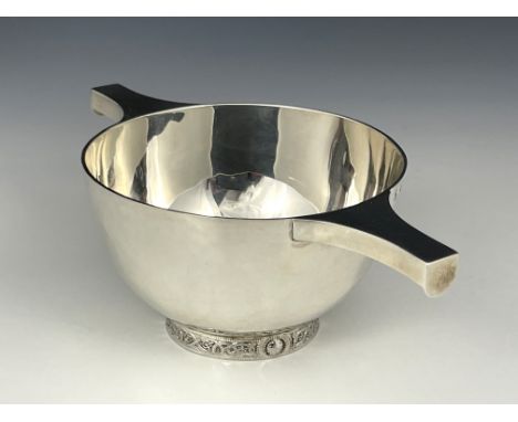 An Elizabeth II Scottish silver quaich, Isle of Mull Silver Co., Edinburgh 2003, planished traditional form, cast with Celtic