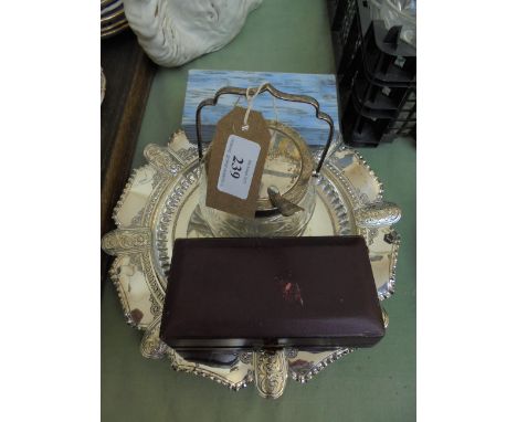 Magpie lot incl. a pair of escalope shell plated salts in presentation box, cut glass conserve dish with plated lid and handl