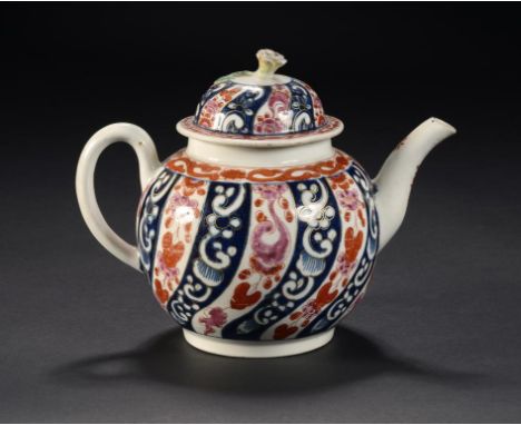 A WORCESTER QUEEN CHARLOTTE PATTERN TEAPOT AND COVER, C1770  14cm h, fretted square, collector's label Provenance: Cottam Col