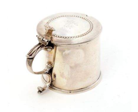 AN IRISH GEORGE III SILVER MUSTARD POT  crested, by Richard Williams, Dublin, c1770, 5ozs ++Light wear and minor dent on foot