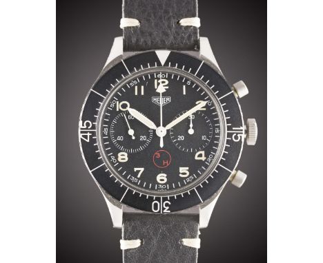 A GENTLEMAN'S STAINLESS STEEL GERMAN MILITARY HEUER "BUND" FLYBACK CHRONOGRAPH WRIST WATCH CIRCA 1970, REF. 1550 SG WITH (3 H