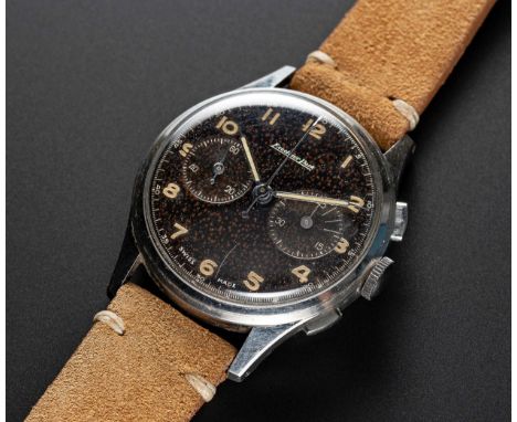 A GENTLEMAN'S STAINLESS STEEL EXCELSIOR PARK CHRONOGRAPH WRIST WATCH CIRCA 1950s, WITH GLOSS BLACK "TROPICAL" DIAL Movement: 