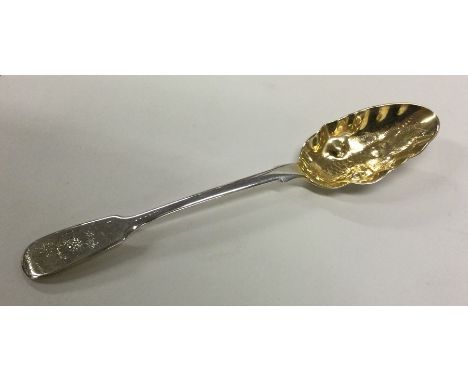 A novelty silver berry spoon with gilt bowl. London 1843. By Lias Brothers. Approx. 18 grams. Est. £15 - £20.