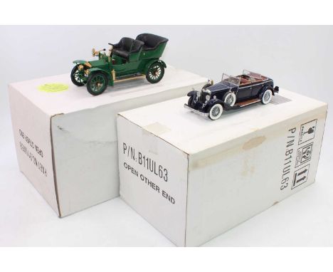 A pair of 1:24th scale boxed Franklin Mint models as follows: 1926 Mercedes Model K (needs a bit of time spent cleaning) and 