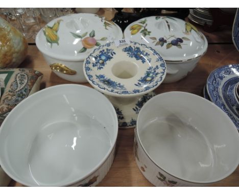A selection of vintage ceramics including Royal Worcester Evesham
