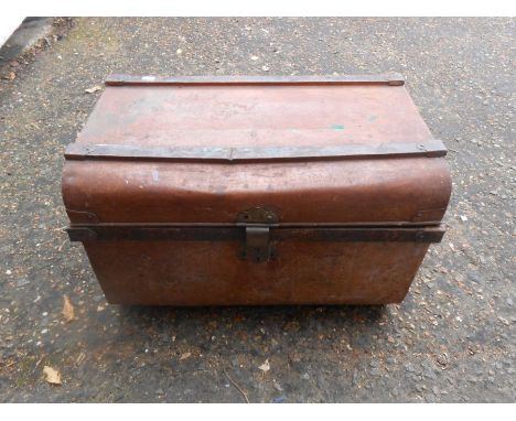 Metal trunk