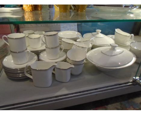 Royal Doulton platinum concord H5048 part dinner service incls 8 coffee cans and saucers, 8 cups and saucers, 10 dinner plate