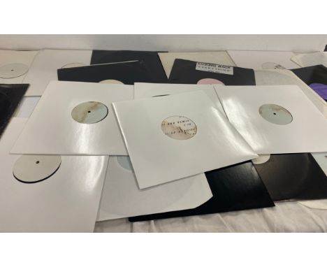 Large selection of 12 inch dance, R&amp;B and soul record singles to include Meli'sa Morgan, Julianne, Kicking back TENZ 307 
