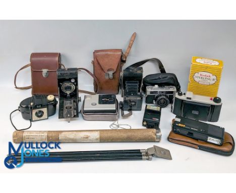 Camera Collection, to include a Kodak Sterling II, Agfa Sininar folding camera in leather case, Ensign pocket 20 folding came