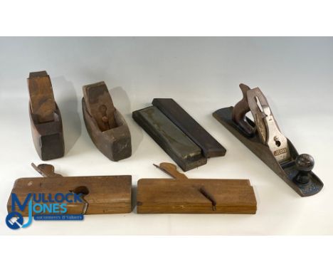 Vintage Tools Record No.5 Metal Pane, plus selection of wooden carpentry planes, a sharpening stone all in used condition, wi