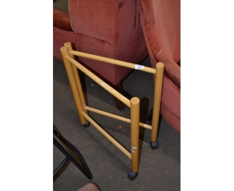 SMALL LIGHT WOOD FOLDING TOWEL RACK