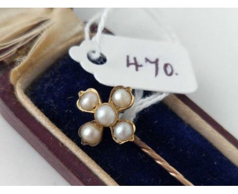 A cased gold and pearl topped stick pin 1.6 gms