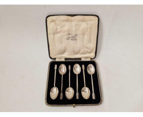 A set of six boxed coffee spoons, Birmingham 1946 by R&amp;D