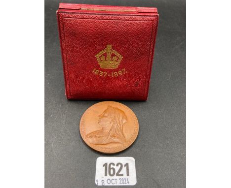 1897 bronze large Diamond Jubilee medallion in box 