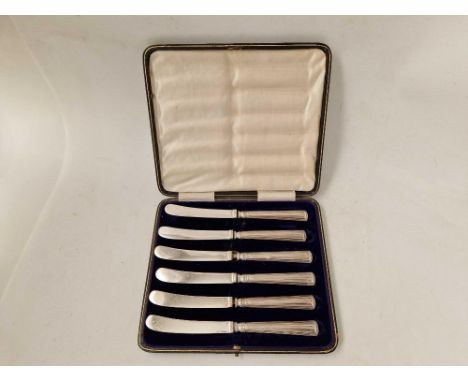 Boxed set of six silver handled tea knives Sheffield 