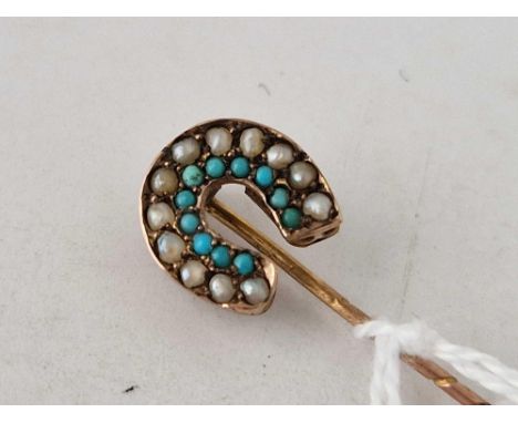 A gold pearl and turquoise stick pin 2.1 gms