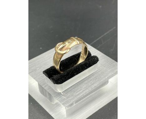 A 9ct gold buckle ring, size P (Approximate Weight 3g)