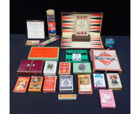 A COLLECTION OF MIXED VINTAGE GAMESincluding Backgammon, Pik-A-Stick and various card games. (21)