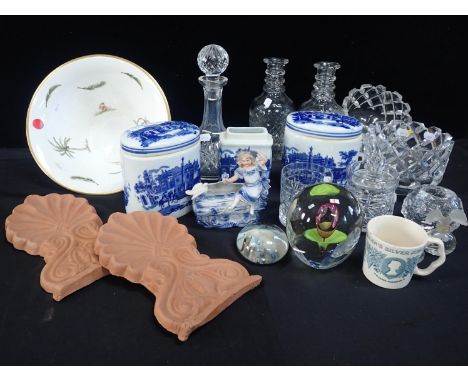 A QUANTITY OF SUNDRIESincluding two (damaged) Orrefors Sofiero vases by Gunnar Cyren, two blue and white jars, and other item