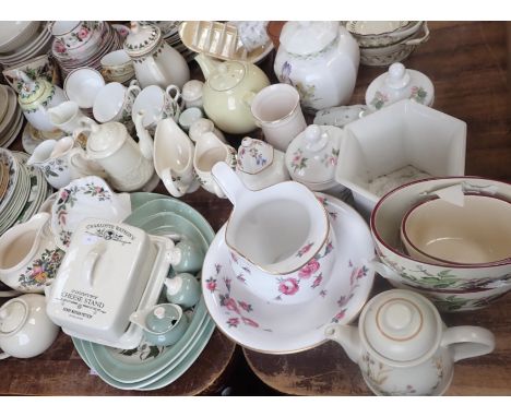 A ROYAL WORCESTER PART TEA SETwith a quantity of other domestic ceramics