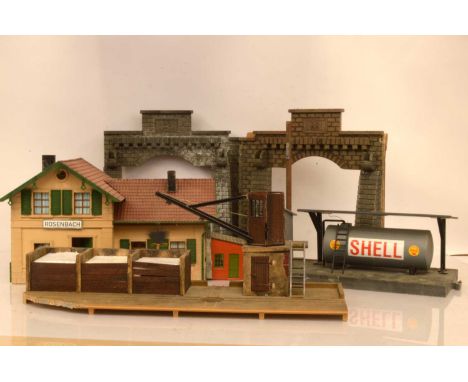 Piko and Pola unboxed G scale European Building Piko 62040 Rosenbach Station, Pola, 330920 Small coaling station and 330891 D