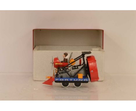LGB G Gauge Fortuna Propeller Driven Car 20020 Item is propelled only by the propellor at the rear but can propel forwards or