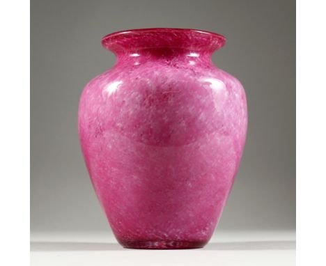 A STEUBEN PINK MOTTLED GLASS VASE (possibly Monart). 7.5ins high.