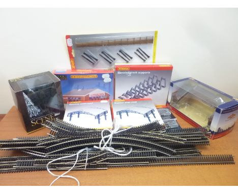 Hornby 00 gauge railway building and fittings to include roadside restaurant, R276, two station over-roof, R334, elevated tra
