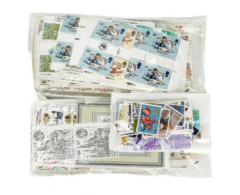 G.B. Mint Decimal Commemorative (Non-Machin) stamps 1971-85. Face value in excess of £350  A quantity of MM and Um decimal co