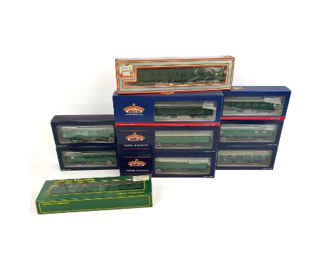 Bachmann / Replica / Lima "00" BR Southern Region Green MK1 coaches (x10)  Comprising Bachmann: 1. 39-028D Second open2. 39-0