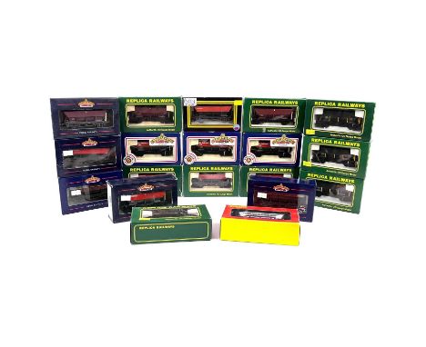 Bachmann / Replica Railways etc "00" 32T, 34T, 46T, GLW, HEA, HFA Hopper wagons (x19) Comprising 19 varied boxed examples, so