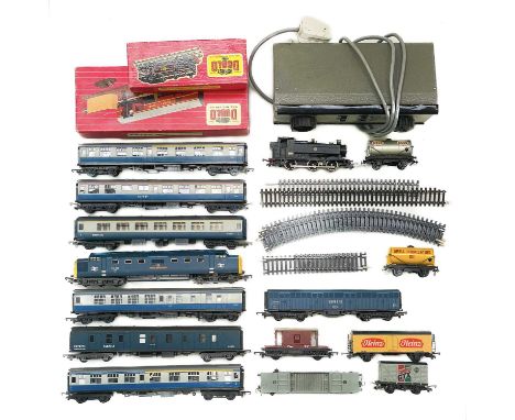 Hornby Dublo / Triang Hornby / LIMA Locomotives, carriages, wagons & Accessories  Comprised in two boxes:Box 1: Hornby Dublo 